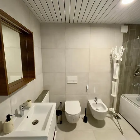 Mayfair Luxury - Skyview 13th Floor