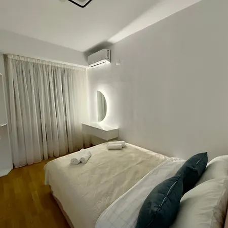 Mayfair Luxury - Skyview 13th Floor Apartment