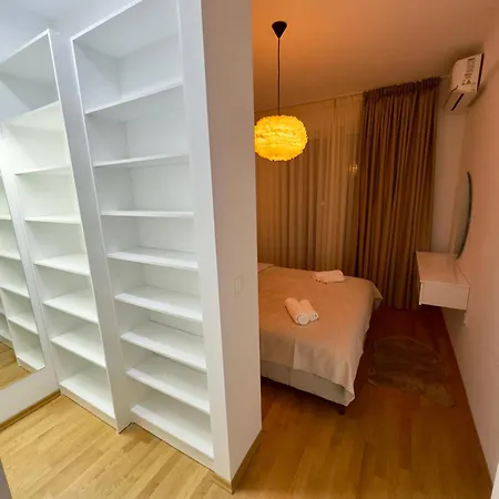 Mayfair Luxury - Skyview 13th Floor Apartment Skopje
