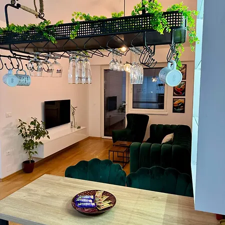 Mayfair Luxury - Skyview 13th Floor Apartment Skopje