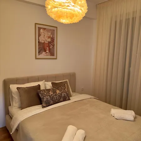 Mayfair Luxury - Skyview 13th Floor Apartment Skopje