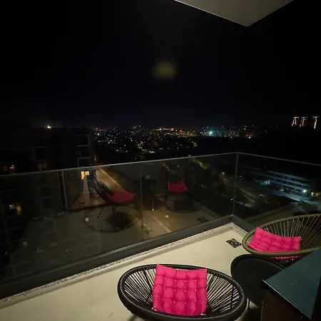 Mayfair Luxury - Skyview 13th Floor Apartment *